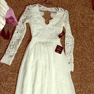 Lulu long white lace sleeved dress xs